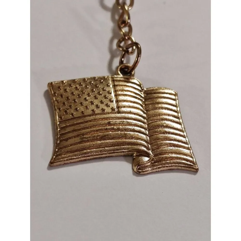 VTG Style Collectible Gold Tone Patriotic USA Emblem American Flag Keychain